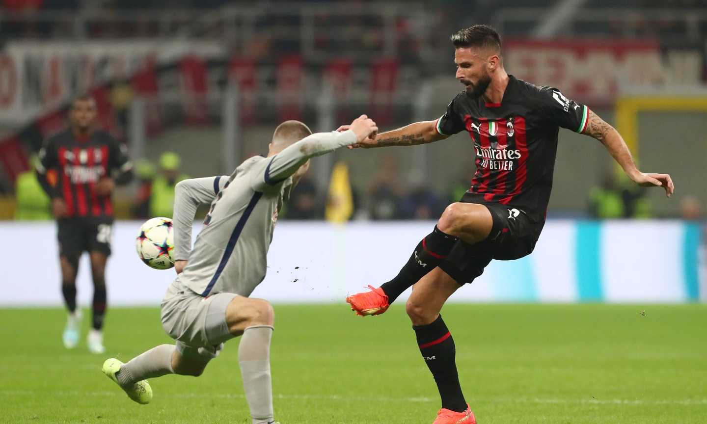 Milan, social scatenati: ansia, padre Pioli e Giroud VIDEO