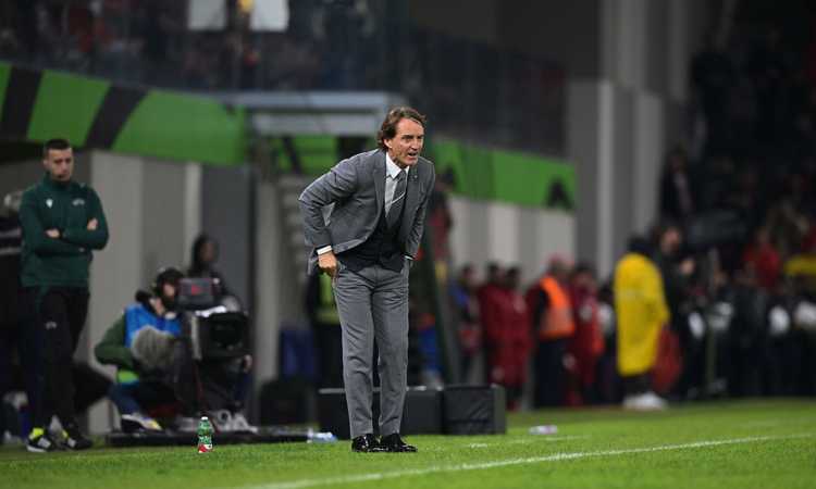 Italia senza Mondiali, ma quale sfortuna: Mancini vive nel suo mondo, la Nazionale è un albergo, amichevoli e record sono inutili