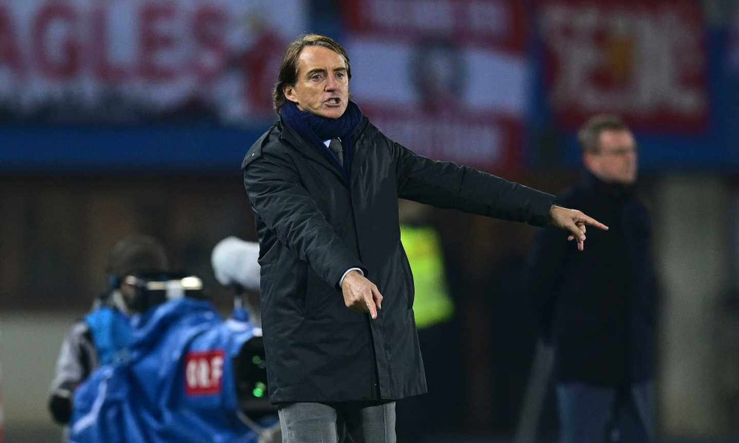 Mancini: 'Ho visto un'ottima Italia, peccato per la sconfitta. Mancato il gol per sfortuna. Nuovo modulo non bene'