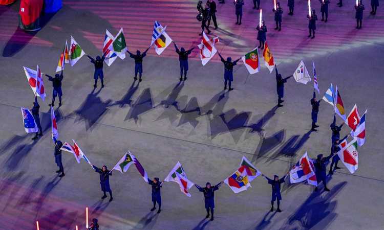 Parigi, proteste contro i Mondiali in Qatar VIDEO