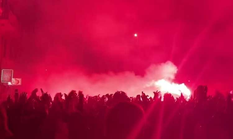 Sampdoria, maxi contestazione con migliaia di tifosi in piazza: da Garrone a Ferrero, tutti nel mirino FOTO Sampdoria, maxi contestazione con migliaia di tifosi in piazza: da Garrone a Ferrero, tutti nel mirino FOTO