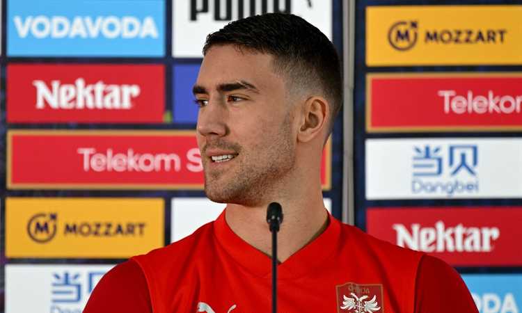 Serbia, Vlahovic e le voci sulla relazione con la moglie del secondo portiere: 'Assurde, gente frustrata. Mi difenderò'