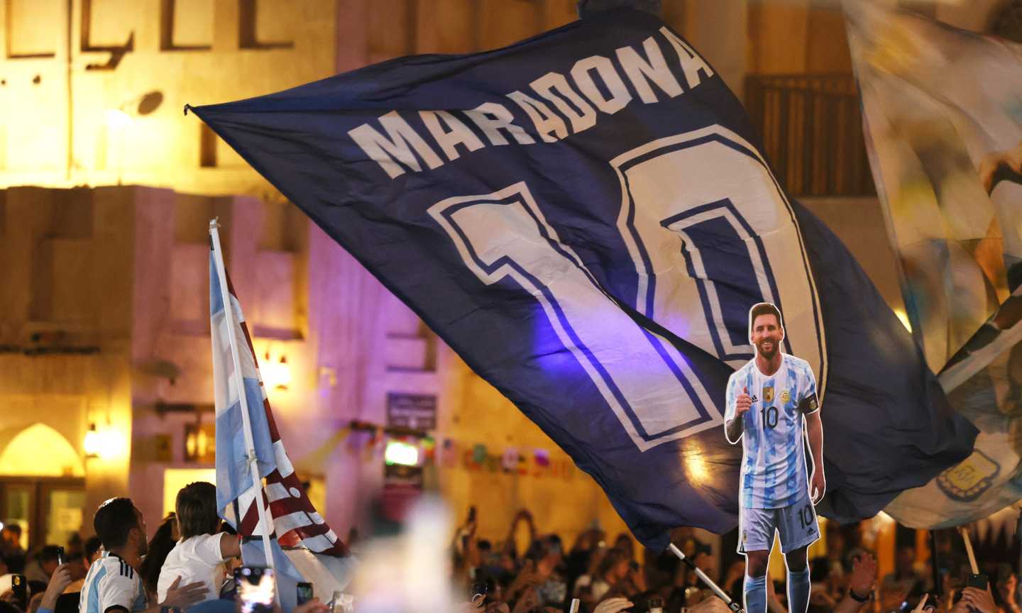 Napoli, che festa in città: cori e bandiere per l'Argentina VIDEO