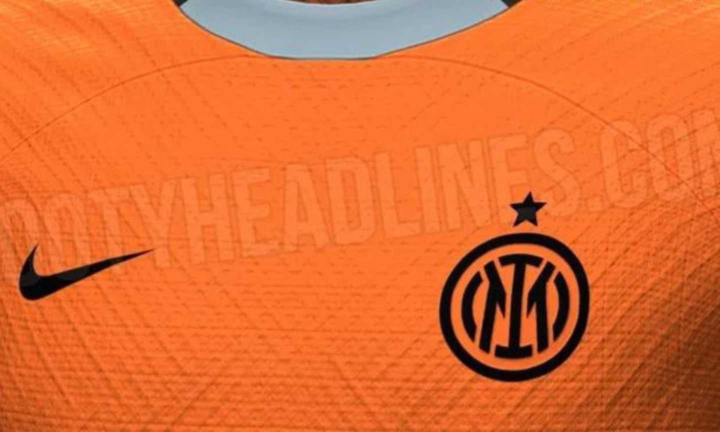 Inter, la terza maglia 2023/24 è un ritorno al passato: i nerazzurri si vestono d’arancio FOTO