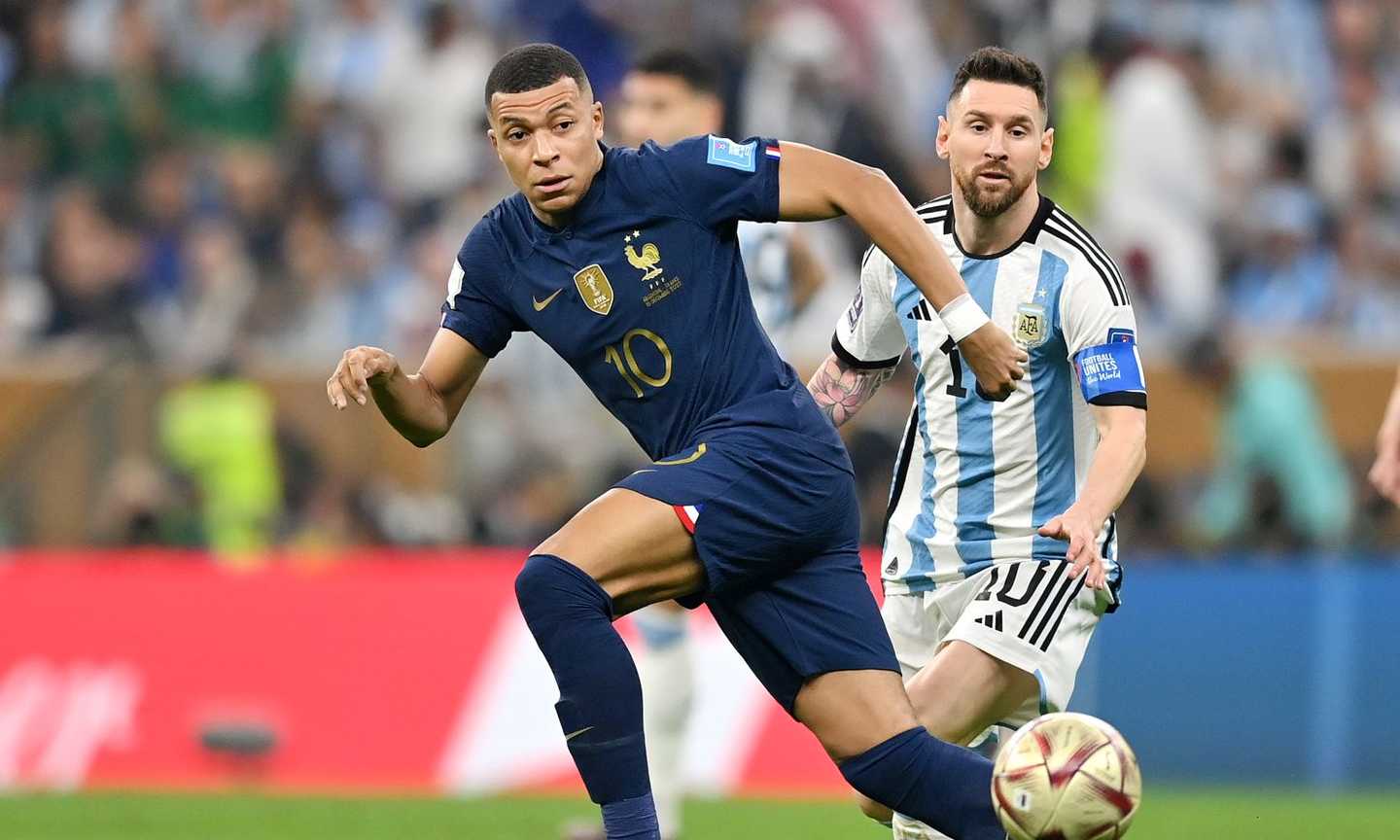 Mbappé rimette la Francia in corsa. La sua tripletta all'Argentina vale tre record