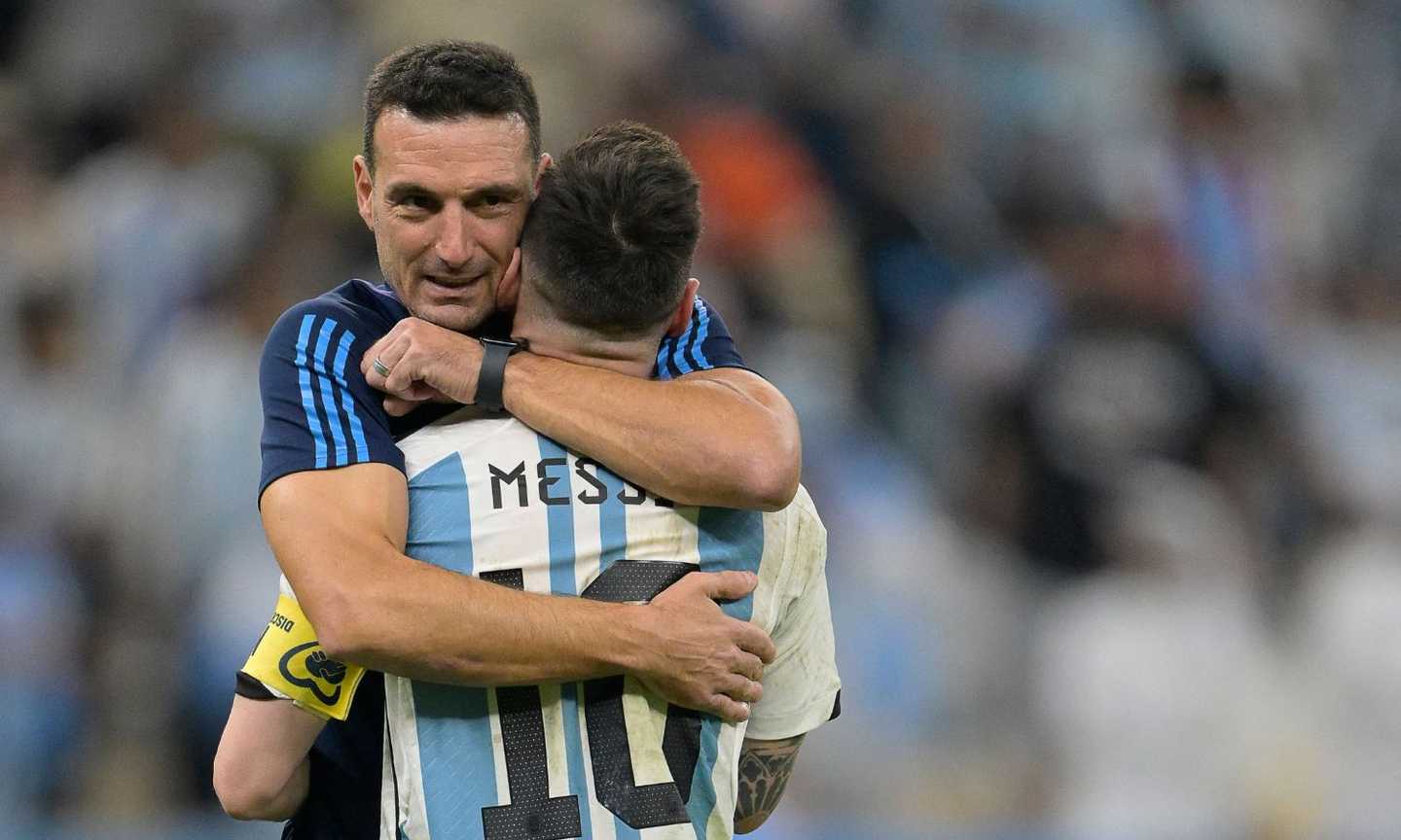 Argentina, il trionfo di Messi e Scaloni. Quando nel 2016 il ct gli scriveva: ‘Leo, non lasciare la Nazionale!’ FOTO