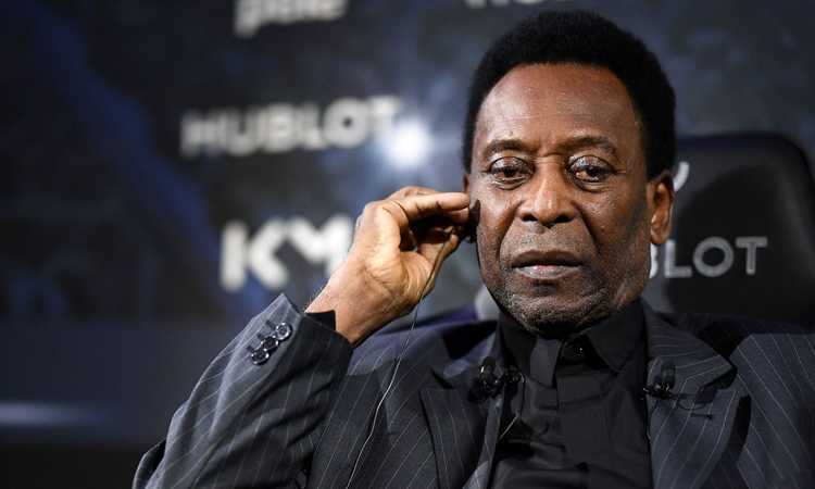 Pelé, la famiglia sbotta: 'Sta bene, basta condoglianze' VIDEO