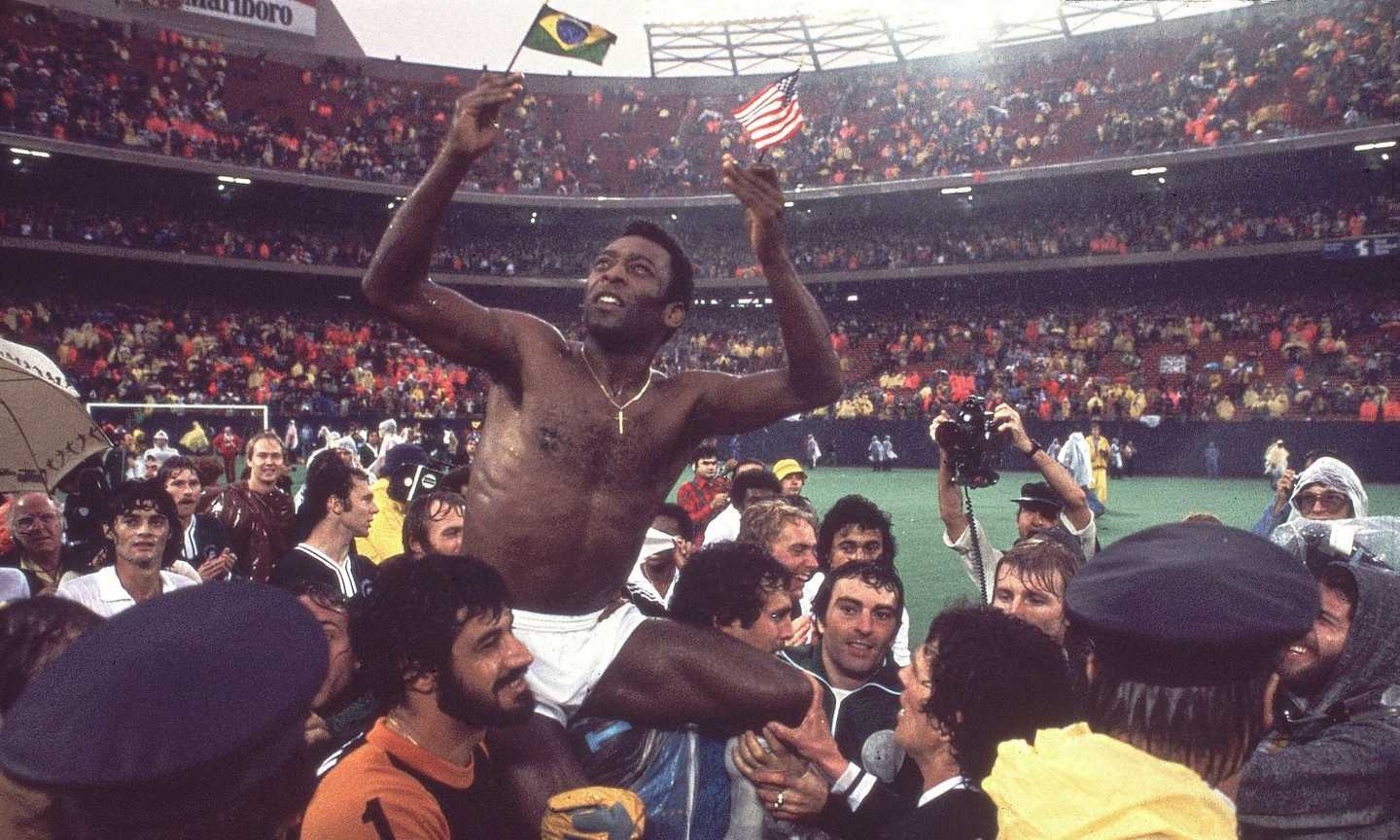 Pelé e l'Italia, storia d'incroci mancati: Milan, Inter e Juve lo volevano, ma il mercato si arrese al popolo