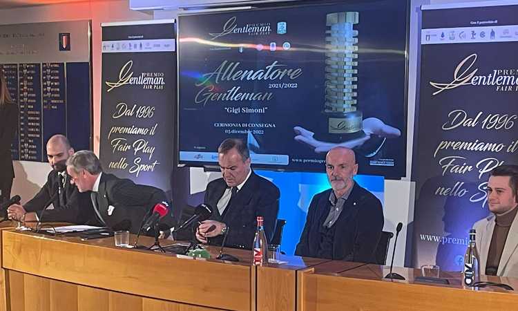 Milan, a Pioli il Premio Gentleman: 'E' un onore'. Poi rivela: 'Mondiali? Tifo i miei, quindi spero vinca la Francia'