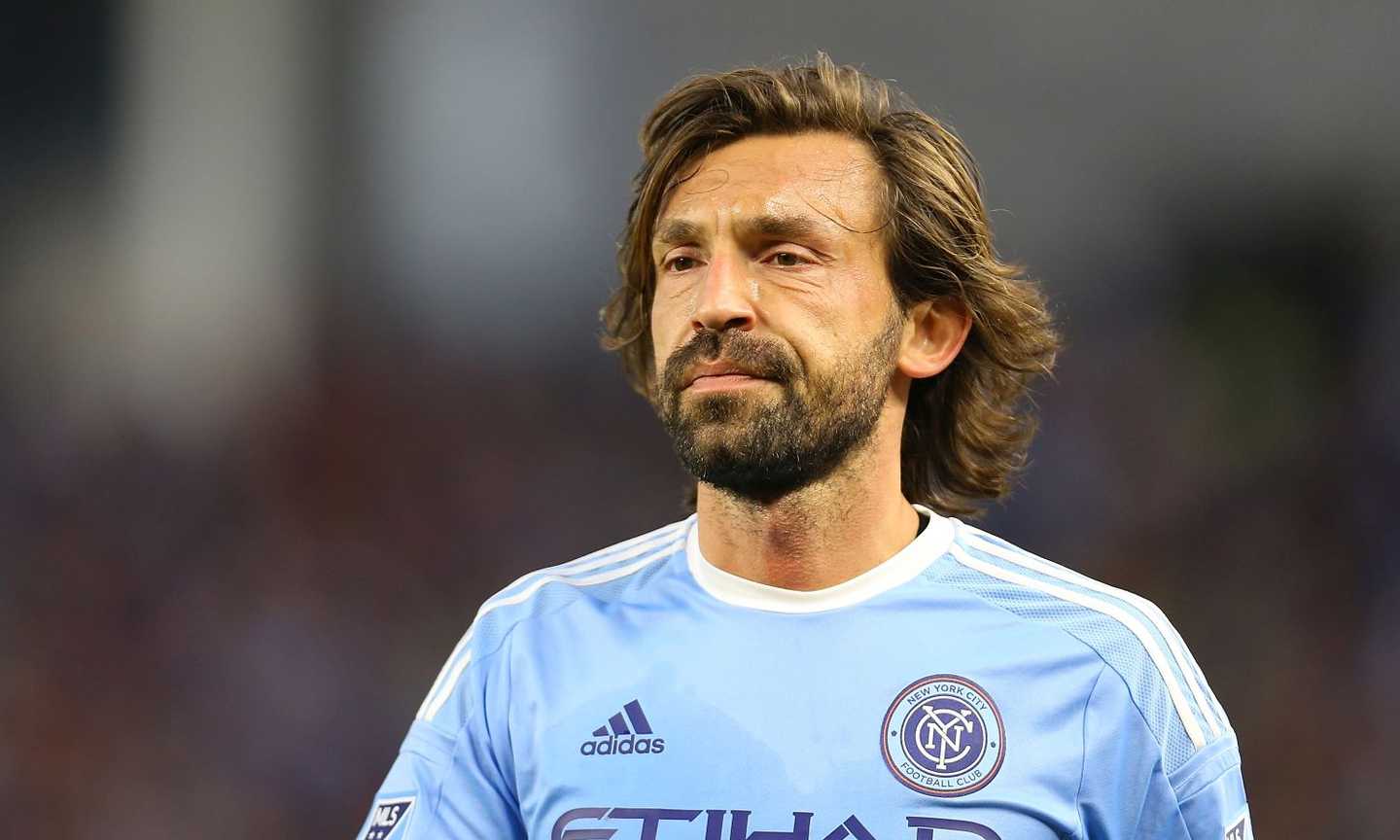 Pirlo, che debutto in Kings League: punizione all'incrocio dei pali VIDEO