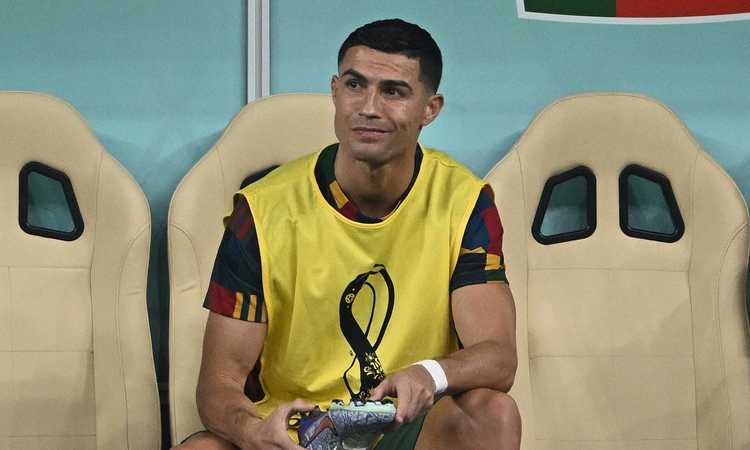 Ronaldo in panchina, Georgina non ci sta: 'Gli altri cantavano l'inno, ma tutti volevano Cristiano'
