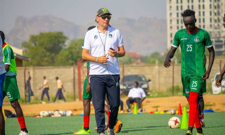 Cusin a CM: ‘L'Africa, la Palestina, Zenga, Gheddafi e… Vi racconto il mio calcio tra maghi e moschee’