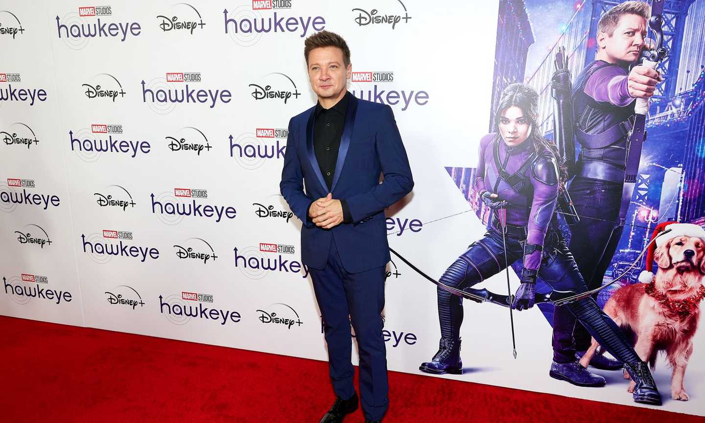 'Jeremy Renner è grave': l'attore degli Avengers ferito mentre spalava la neve