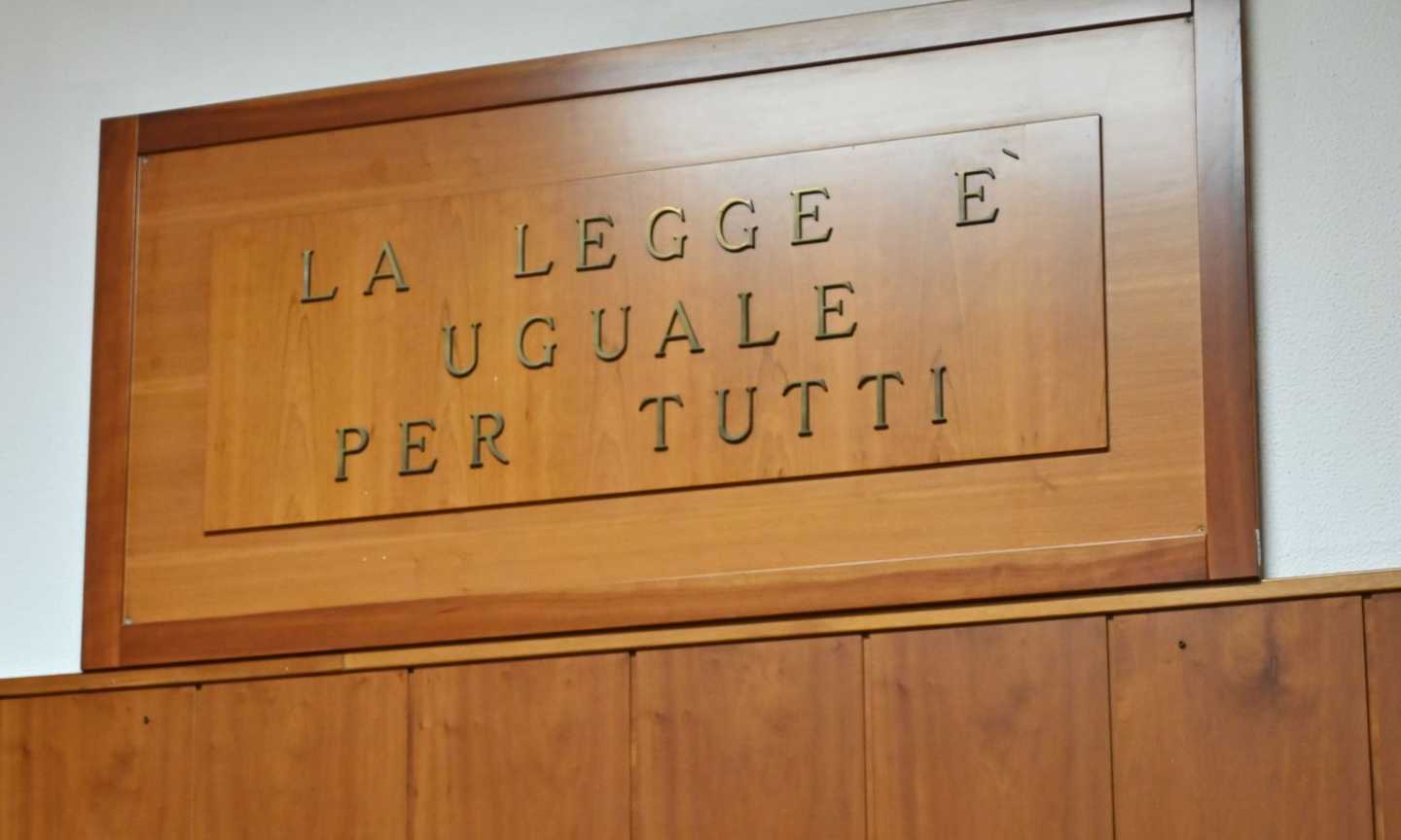 Stupro di gruppo a studentessa: cinque calciatori condannati a 6 anni a testa