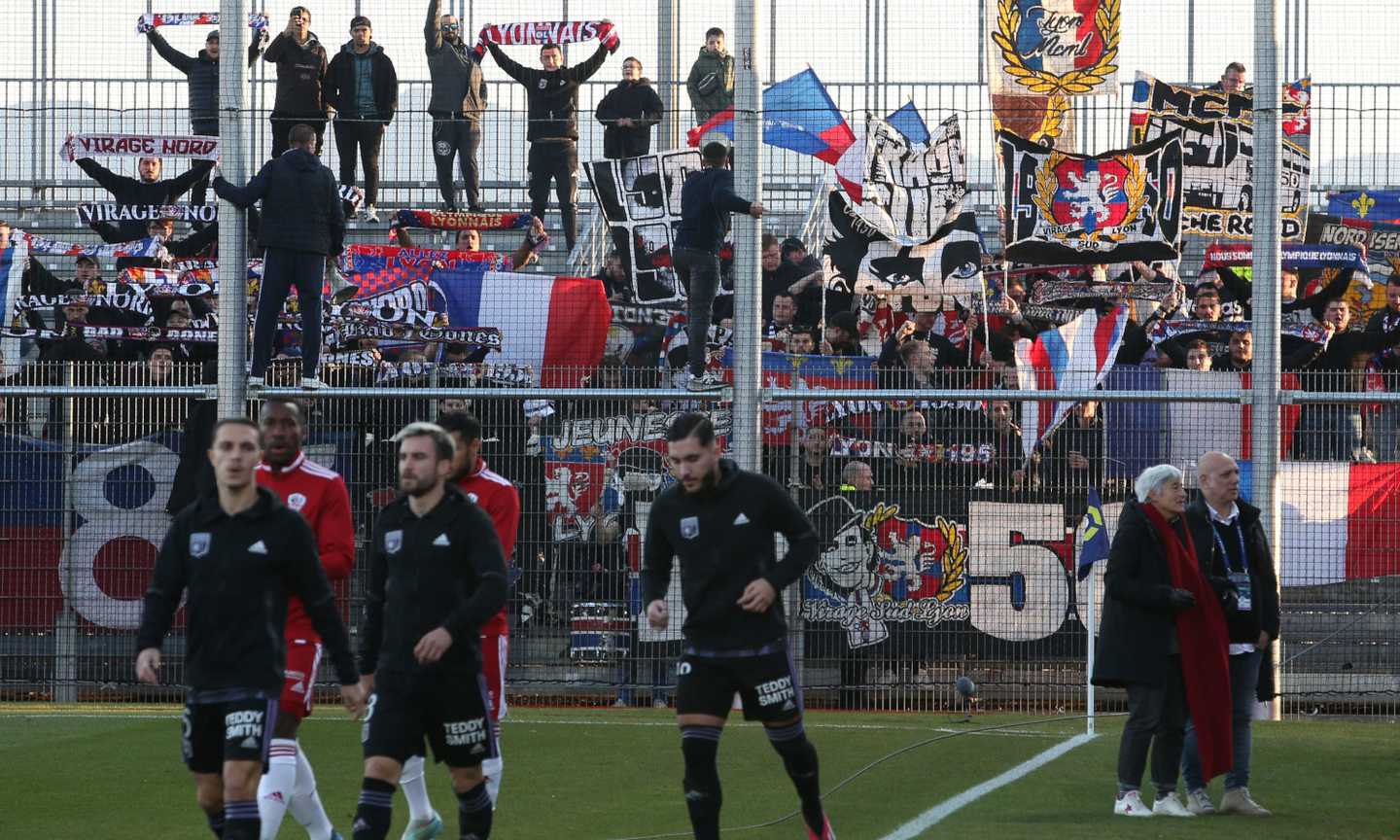 Parte l'ultimo traghetto: tifosi via dallo stadio a gara in corso VIDEO