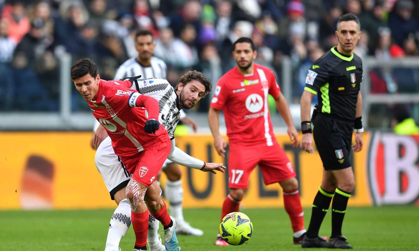 Juve-Monza, la MOVIOLA: annullati gol a Caprari e Bremer