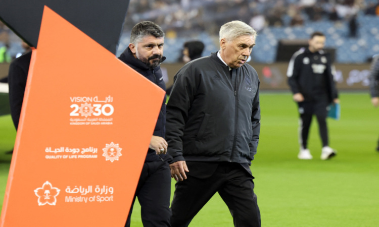 Ancelotti contro Gattuso: saluto freddo VIDEO, poi lo batte ai rigori in Supercoppa