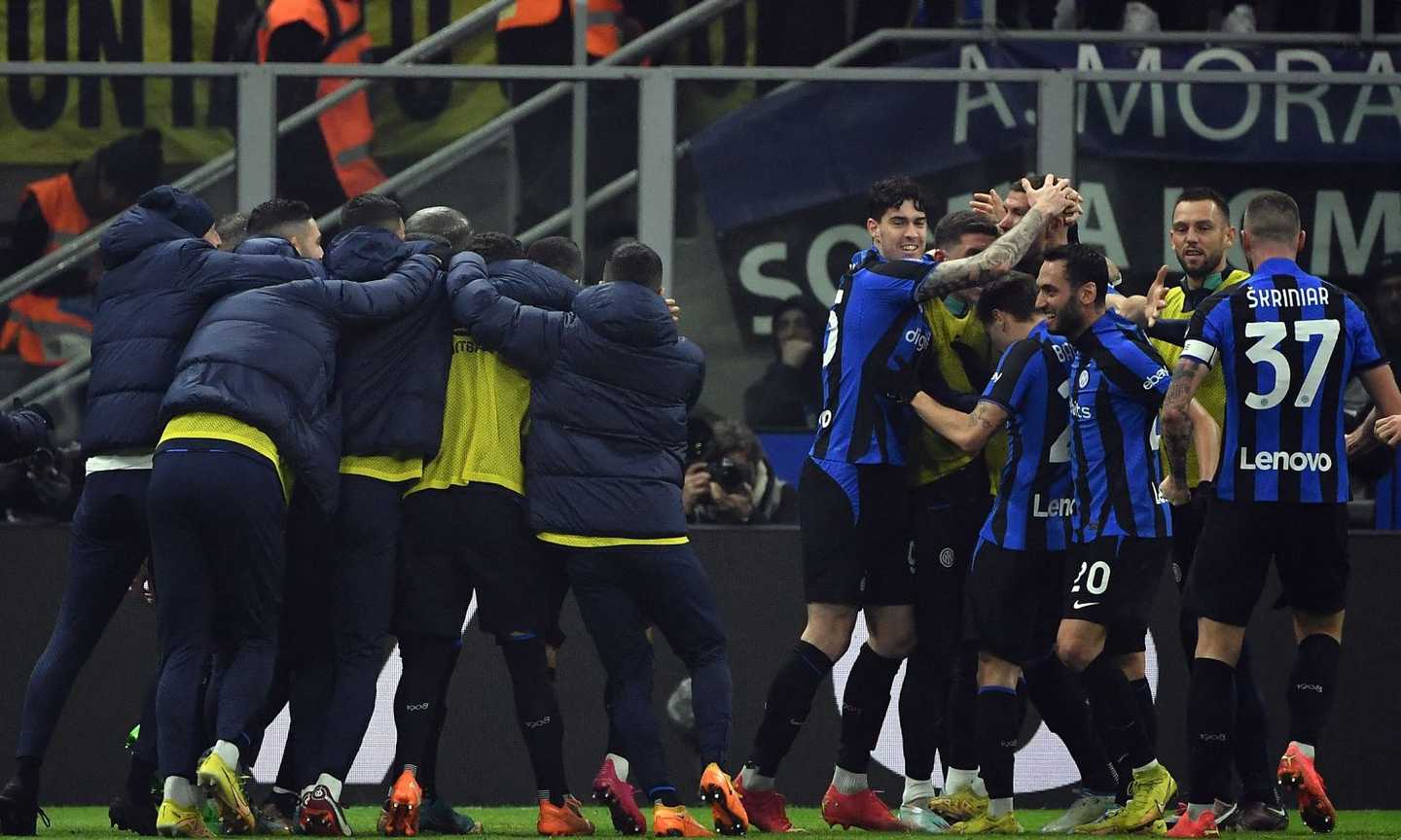 L'incornata di Dzeko riapre il campionato: l'Inter passa 1-0 sul Napoli