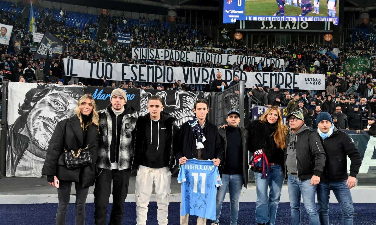 Lazio-Bologna nel segno di Mihajlovic, l'Olimpico: 'Padre, marito e uomo vero, il tuo esempio vivrà per sempre' VIDEO