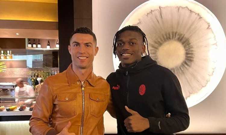 Milan in Arabia, Ronaldo fa visita a Leao: 'Fratelli che si incontrano' FOTO