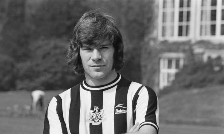 Malcolm Macdonald: il Newcastle, 'una bottiglia di whisky al giorno' e la moglie del cantante degli AC/DC