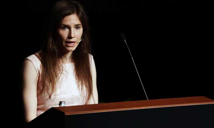 Amanda Knox: il pm che l’ha accusata dichiara: 'L’ho incontrata, mi manda foto di sua figlia'