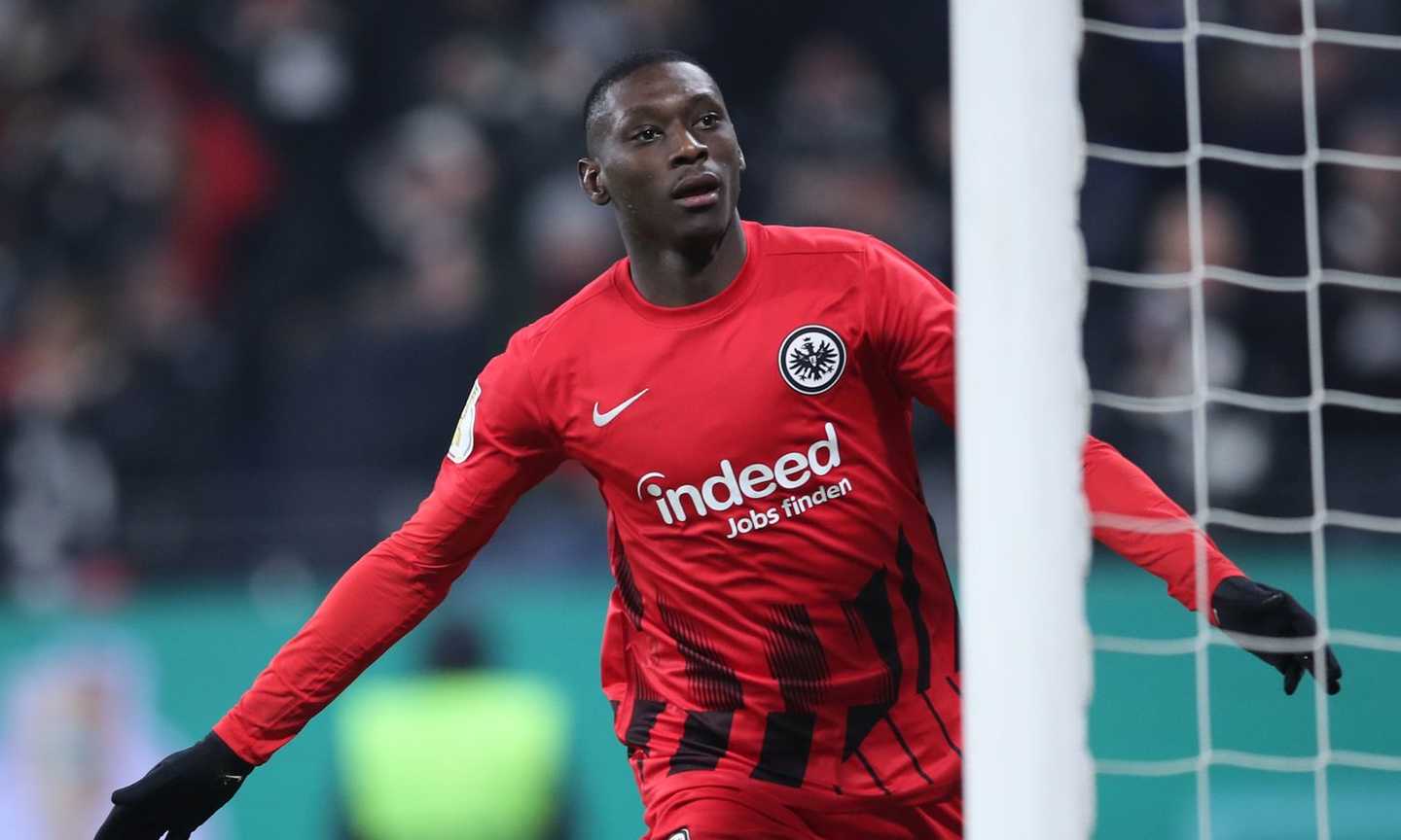 Eintracht Francoforte, il ds parla del futuro di Kolo Muani. Ecco la dichiarazione