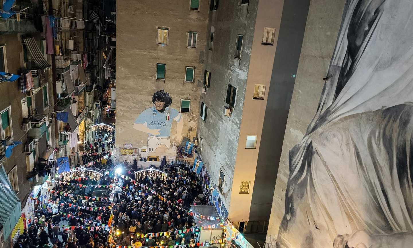 Napoli, rubato (e ritrovato poco dopo) il quadro di Maradona