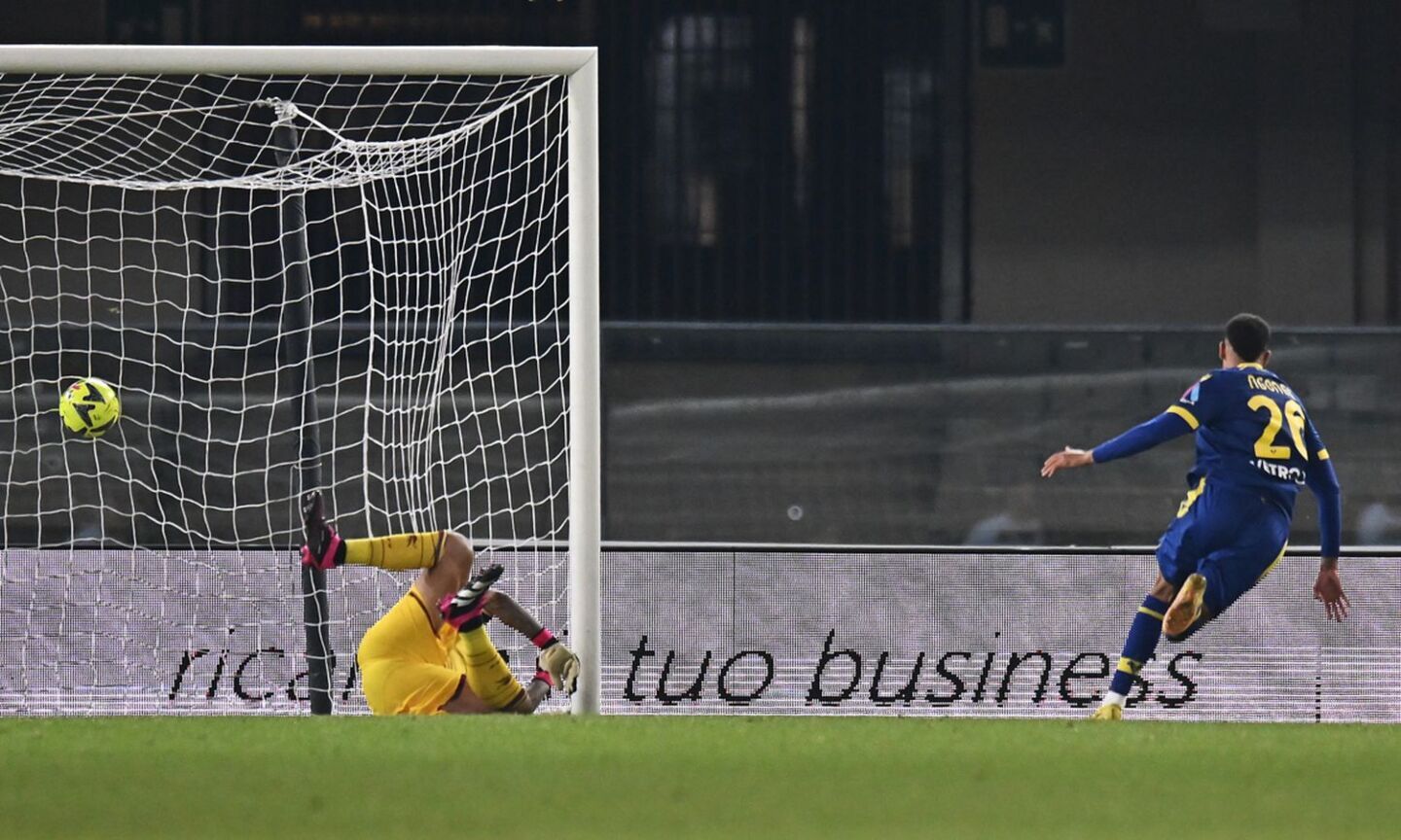 Ngonge è una sentenza, il Verona non si ferma più: 1-0 alla Salernitana e salvezza a 2 punti, Nicola rischia