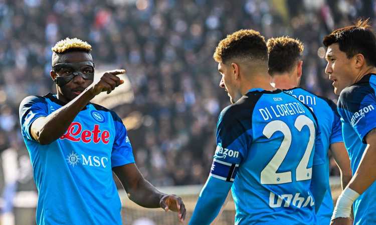 Napoli, altri tre passi verso lo scudetto: Kvara e Osimhen annientano lo Spezia. Inter e Roma virtualmente a -16
