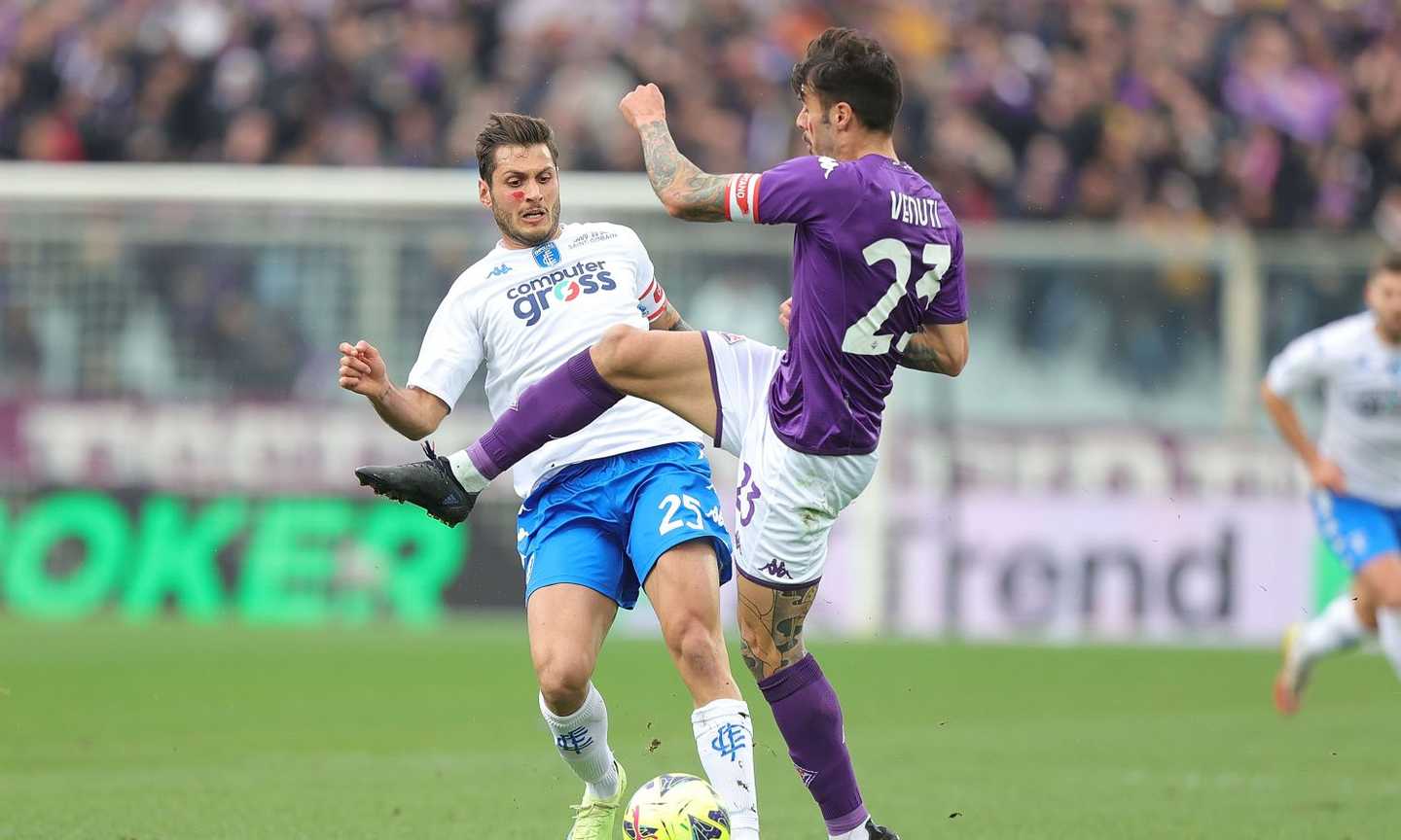 Fiorentina, un club spagnolo in presssing su un difensore