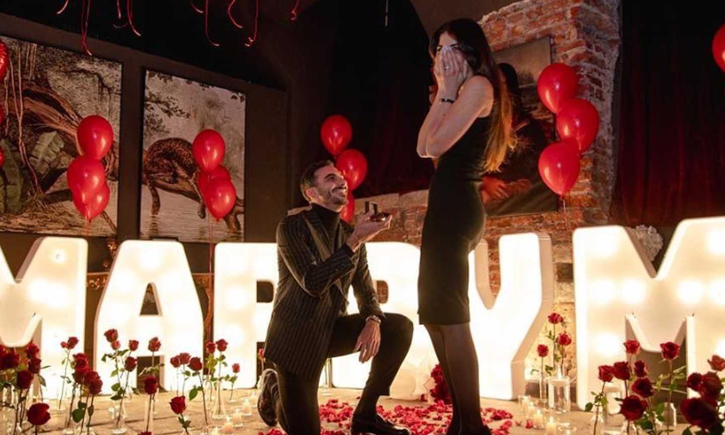 Zappacosta e Camilla, la proposta di nozze fra cuori e rose rosse FOTO