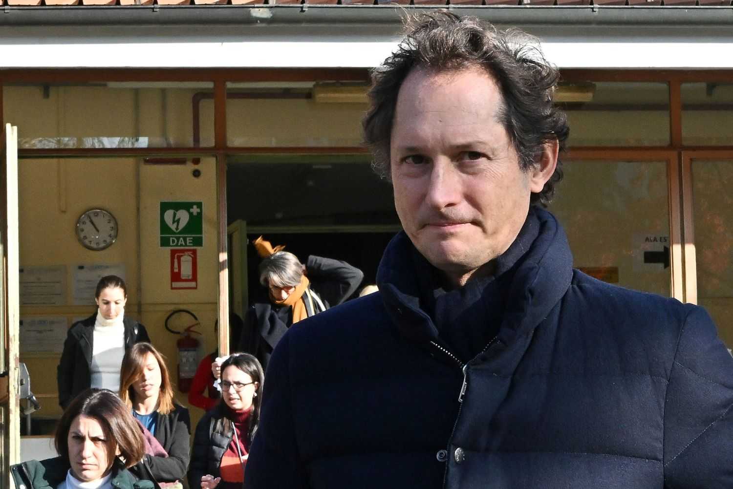 La Juve è un peso per Elkann: tentazione di vendere, Giuntoli deve fare i conti coi conti