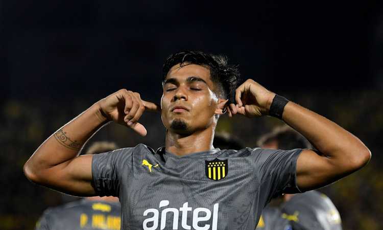 L'Europa studia Arezo, 'El Bufalo' del Peñarol che ha fatto meglio di Cavani e Suarez