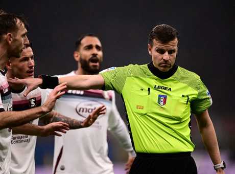 Milan-Salernitana, MOVIOLA LIVE: il Var toglie un rigore a Bennacer, Theo e Piatek ne chiedono due. Giroud salta l'Udinese | Primapagina | Calciomercato.com