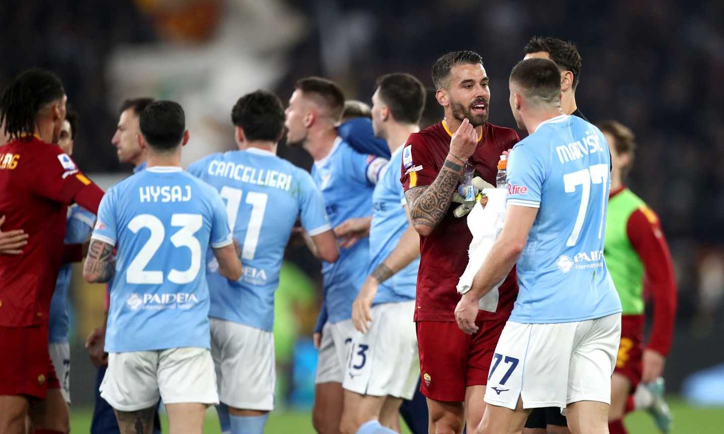 Lazio-Roma, tensione alle stelle: furiosa lite negli spogliatoi tra Lotito e Mourinho