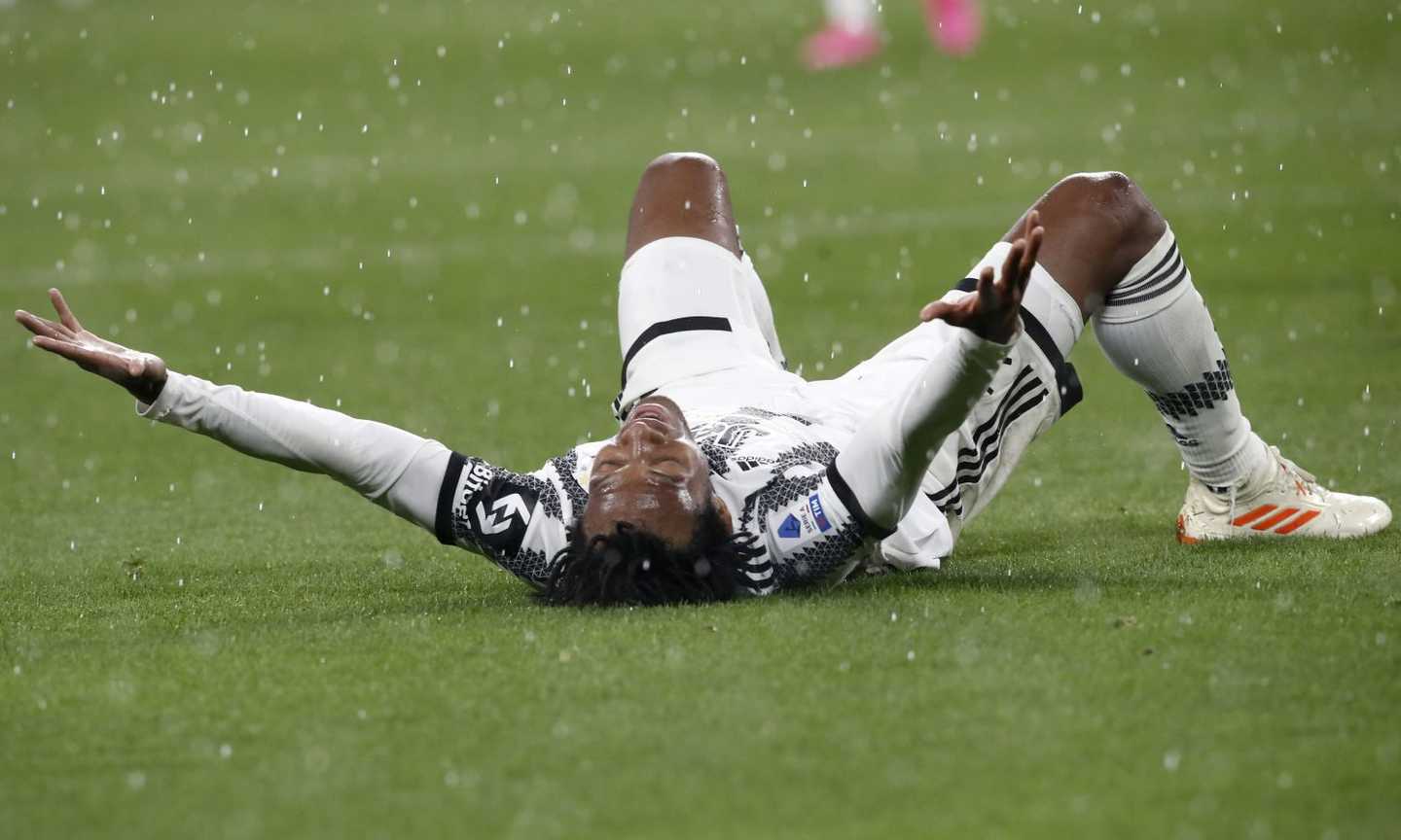 Juve, presa la decisione finale su Cuadrado