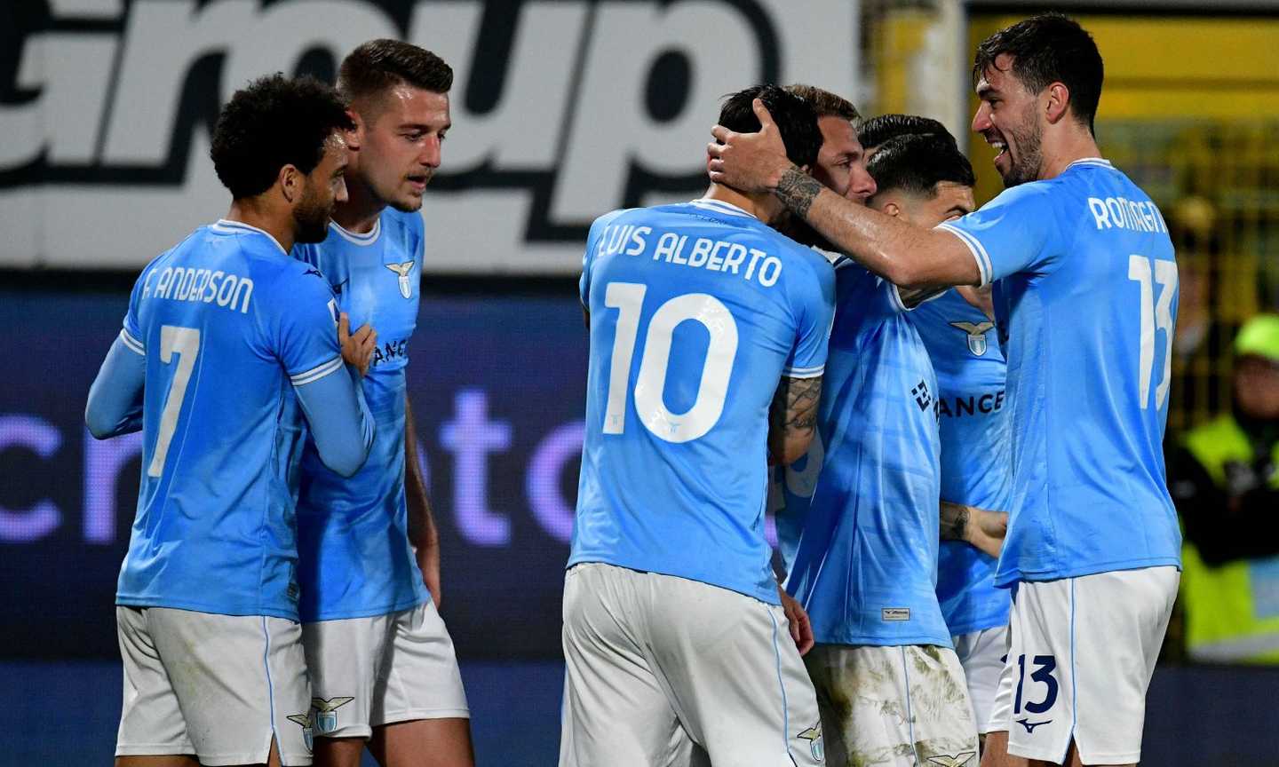 Questa Lazio è uno spettacolo: 3-0 allo Spezia! Gol, dominio e secondo posto per Sarri