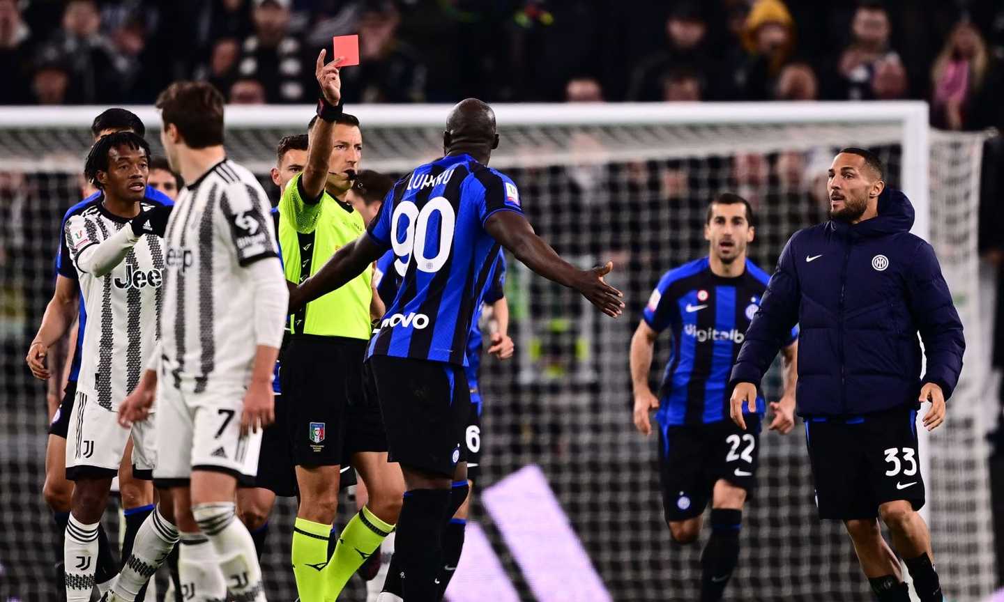 Juve-Inter, la MOVIOLA: Lukaku, secondo giallo per l’esultanza. Rissa nel finale: pioggia di rossi!