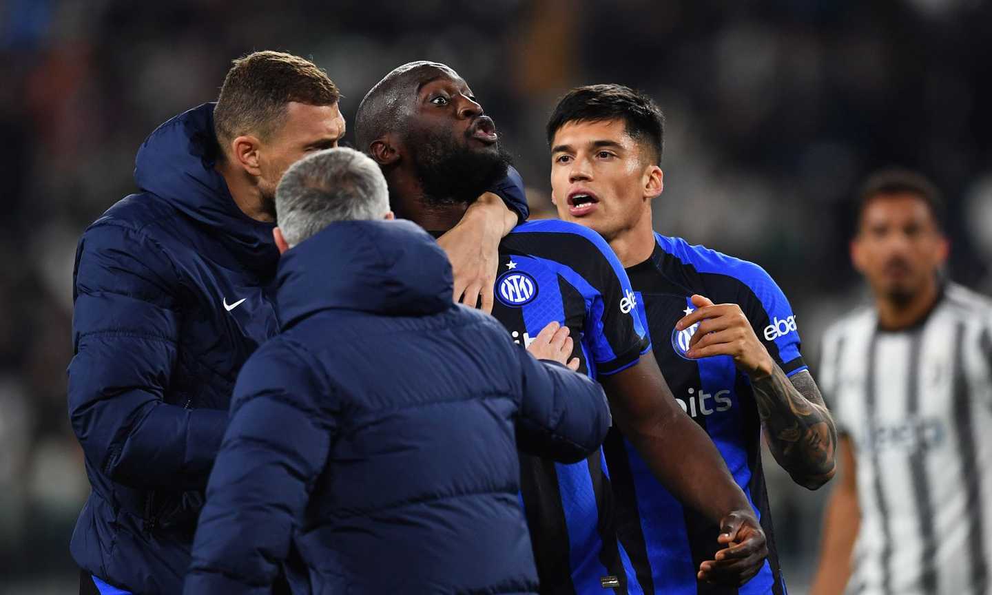 Caso Lukaku, il razzismo non si placa: ecco le scene più eclatanti in Serie A