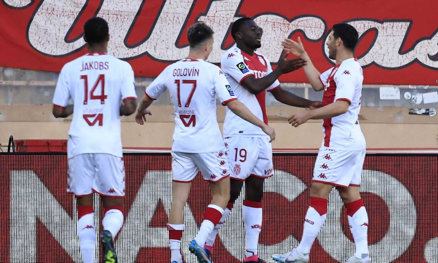 Ligue 1: tris di Lione e Auxerre. Beffa Monaco raggiunto dal Nantes. Il Marsiglia non va oltre lo 0-0