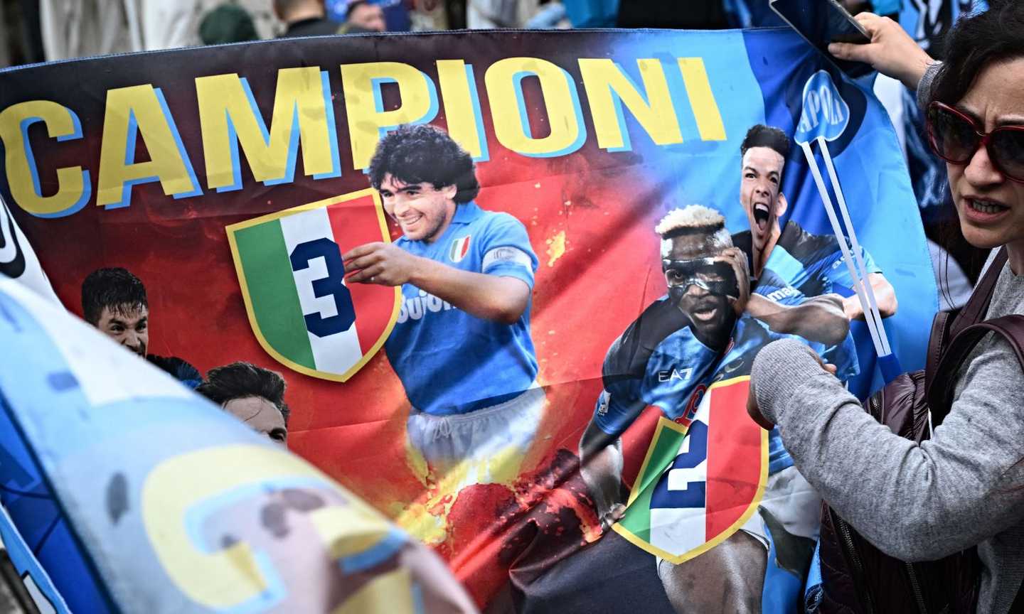 Napoli, compleanno da campione d'Italia VIDEO