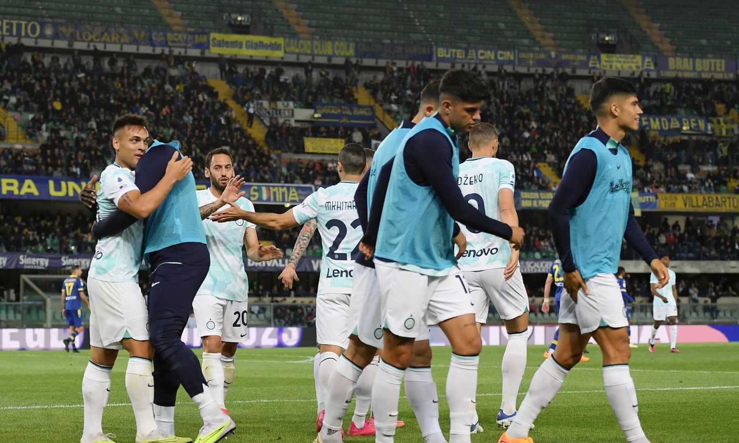 L’Inter è tornata! Terza vittoria di fila, Verona umiliato con un sonoro 6-0 e +2 sul Milan