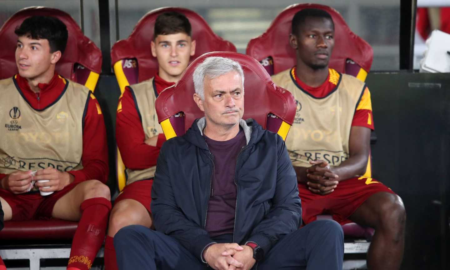 Mourinho: 'Roma mi fa emozionare. Bove ha una famiglia esemplare, è dura rischiare Dybala' VIDEO