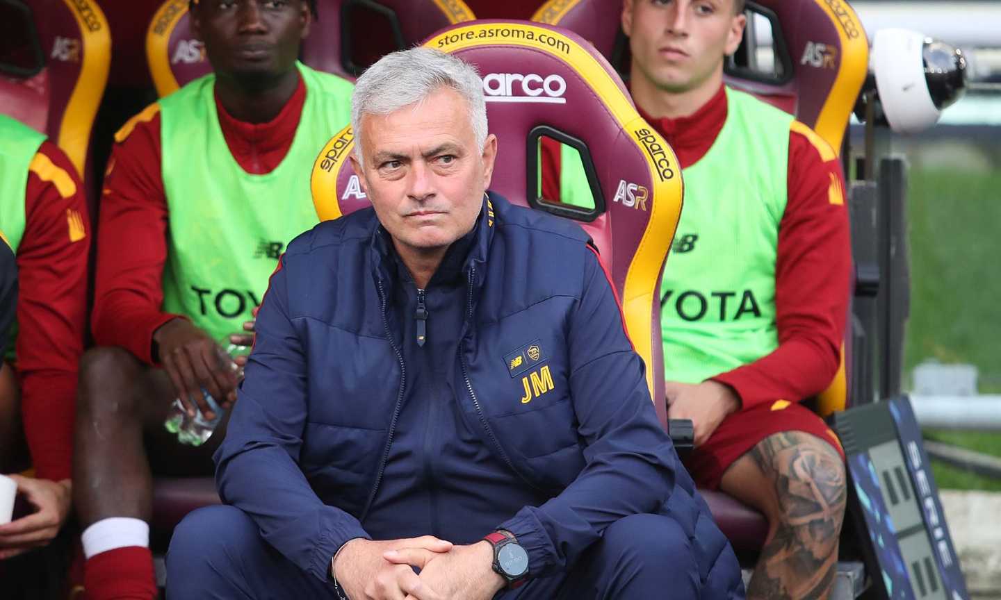 Roma, Mourinho sul -10 della Juve: 'E' uno scherzo scoprirlo ora, il campionato è falsato'