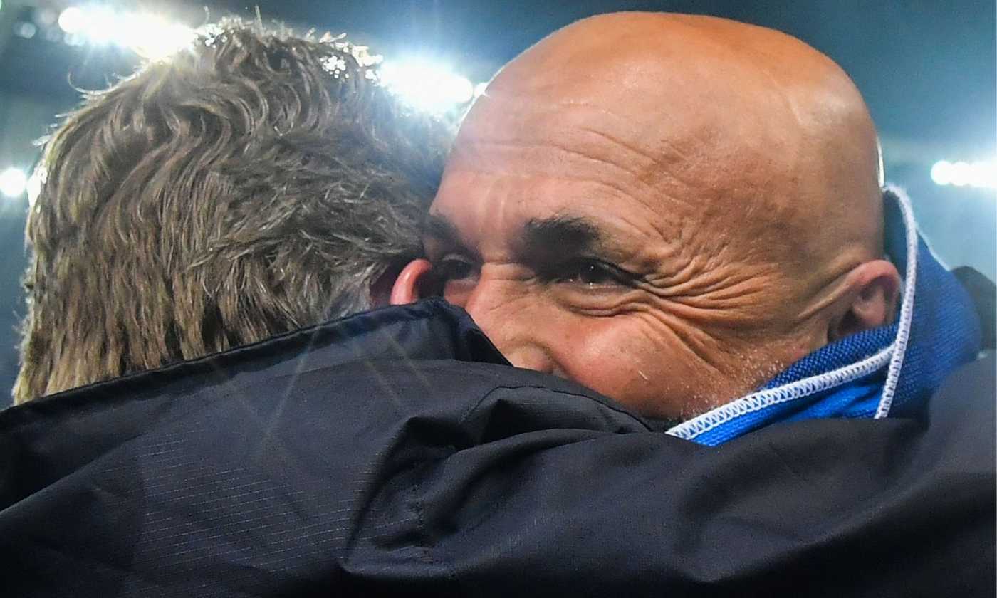 Napoli, dalla Fiorentina... alla Fiorentina lo scudetto perso e il 'pasillo' d'onoreSerie A