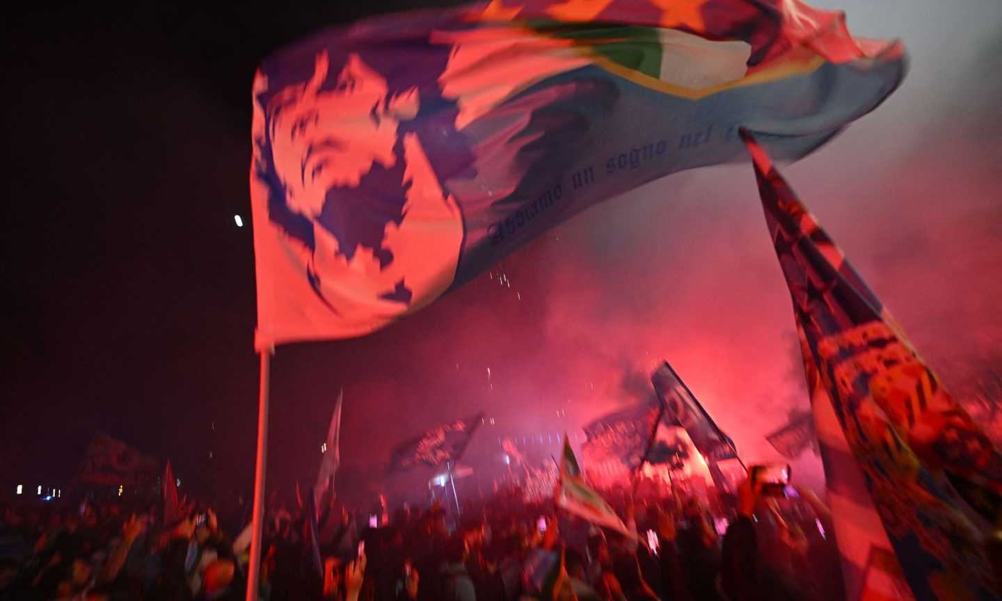 Napoli campione d'Italia, festa scudetto: una nave per strada! VIDEO