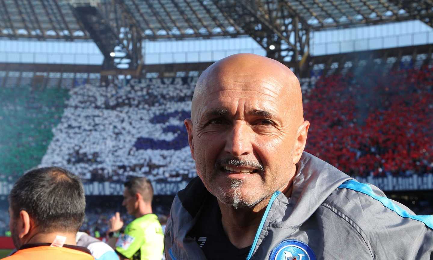 Napoli, che festa: trenino con Spalletti VIDEO