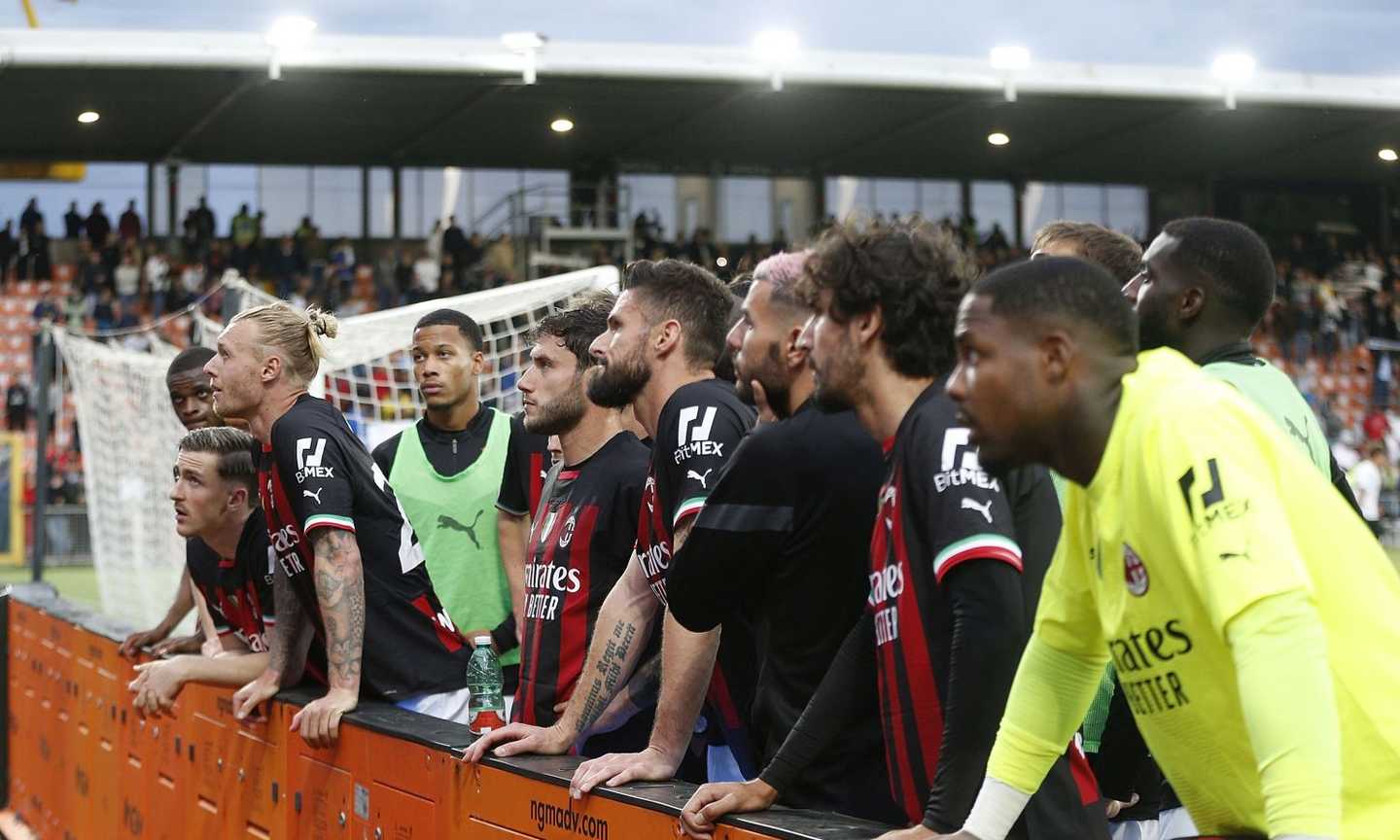 Milan: Pioli e giocatori a rapporto dai tifosi. La Curva Sud dà appuntamento a Milanello