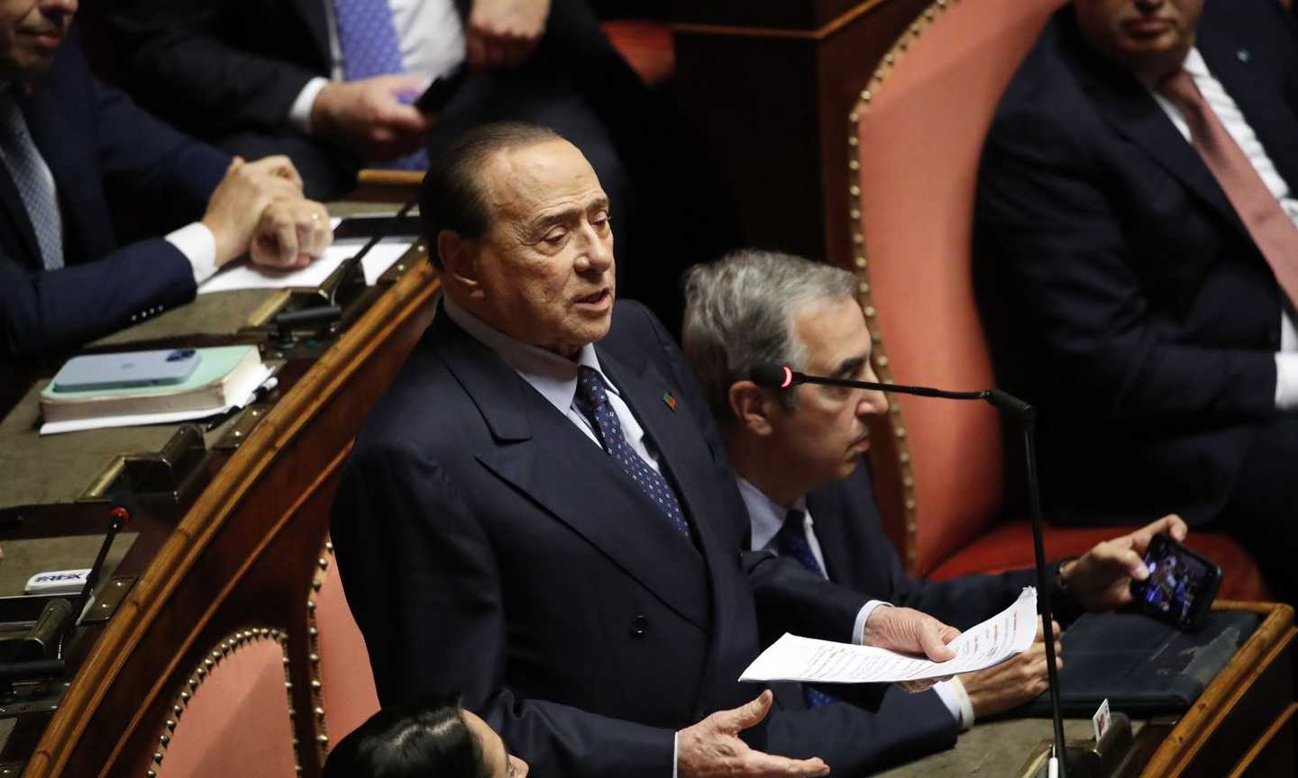 Berlusconi torna a parlare dopo il ricovero: 'Mai avuta paura, ho avvertito l'abbraccio di tanti italiani'